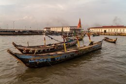 Accra;-Ghana;-Jamestown;-fishing-harbour;-pirogue;-religious-inscription;-Yesu;-Jesus;-Ga;-Twi;-tradition;-Christianity;-fishing-community;-new-harbour;-Sino-Ghanaian-cooperation;-Gulf-of-Guinea;-West-Africa;-historic-district;-documentary-photography;-Kaleidos;-Kaleidos-images;-La-parole-à-limage;-Stories-Pictures;-Tarek-Charara